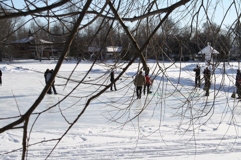 Fern Resort Orillia Esterno foto